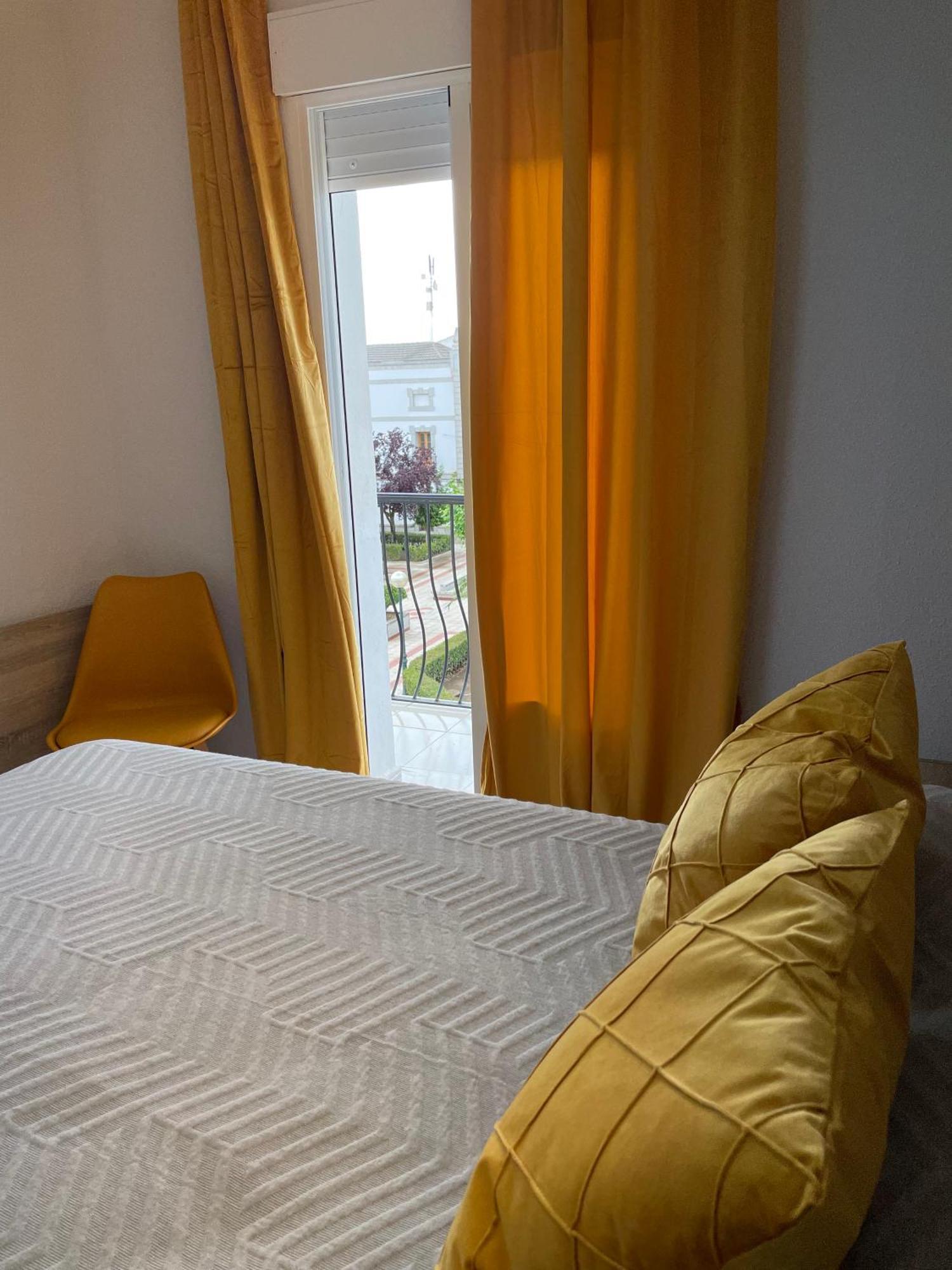 Hostal Calderon De La Barca Zalamea de la Serena Екстериор снимка
